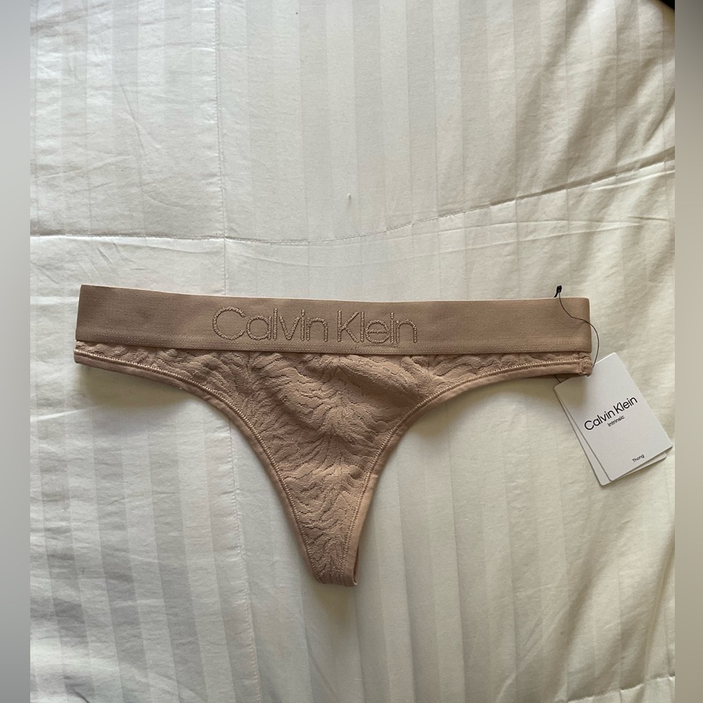 Calvin Klein Beige Brushed-Back Lace Thong Size Small